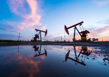 افزایش بهای نفت پس از تصمیم ۸ عضو اوپکپلاس / برنت به ۶۵.۴۴ و WTI به ۶۱.۷۷ دلار رسید