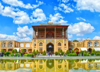 ورود ۳.۵ میلیون گردشگر خارجی به ایران در نیمه نخست ۱۴۰۴ | رشد چشمگیر سفرهای بهاری