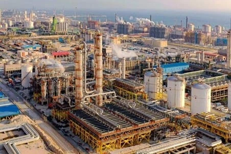 اینفوگرافیک عملکرد صنعت پتروشیمی ایران در ۱۴۰۳؛ فروش ۲۳.۸ میلیارد دلاری، صادرات ۲۹.۲ میلیون تن و چالش تامین خوراک