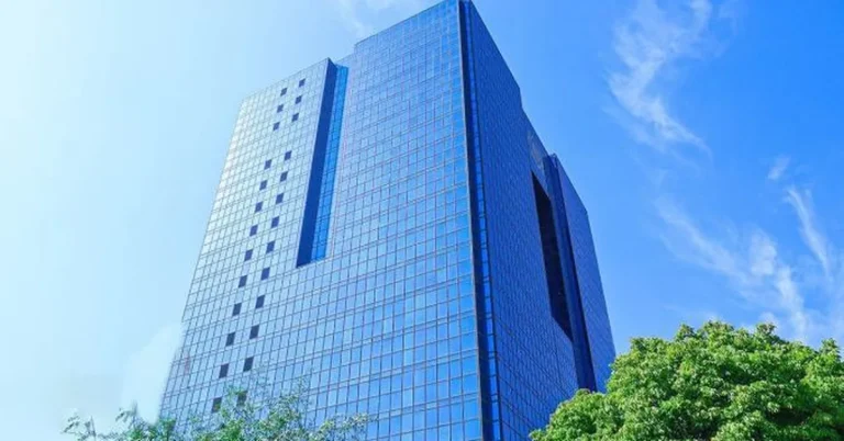 تقویت عرضه اسکناس ارزی در شعب منتخب بانک‌ها؛ بانک مرکزی از تجهیز شبکه بانکی خبر داد