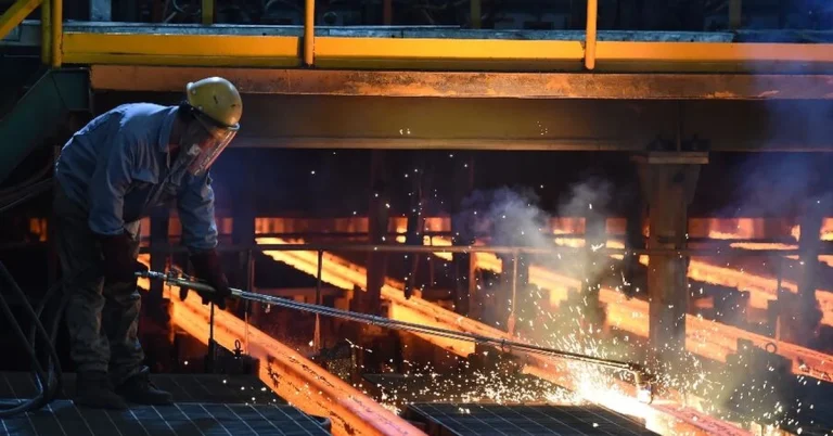 برنامه دولت برای حمایت از تولیدکنندگان در شرایط نوسان ارز و تورم