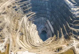 اینفوگرافیک | بزرگ‌ترین معادن مس ایران در ۲۰۲۴؛ سهم سرچشمه، سونگون و میدوک چقدر است؟