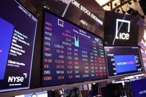 وال‌استریت دوباره در مسیر زیان؛ قیمت نفت یک‌بار دیگر ۶ درصد بالا رفت