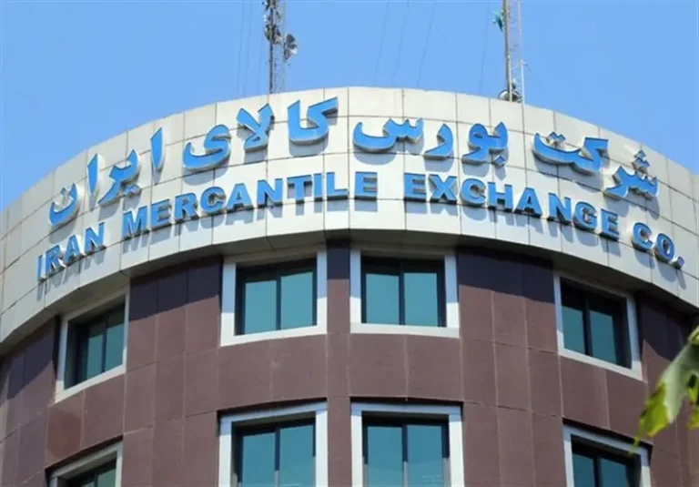 افزایش عرضه مواد اولیه صنایع پایین دست پتروشیمی