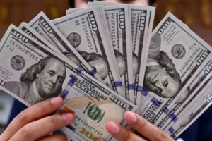پیش ‌بینی قیمت دلار پنجشنبه ۱۵ مرداد ۱۴۰۵
