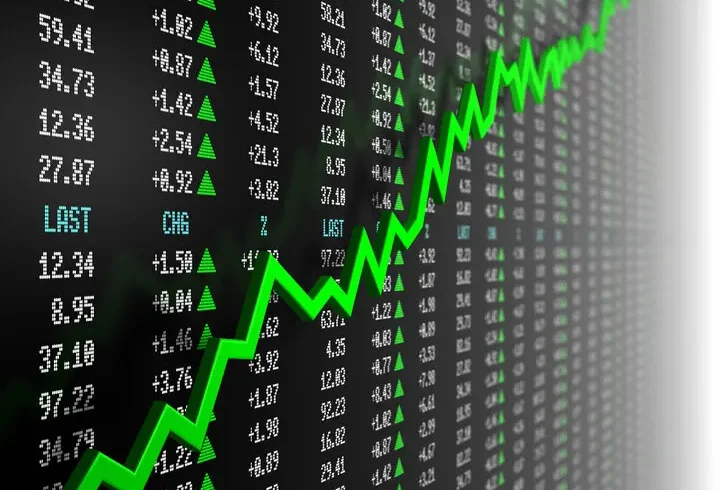 جهش ۱۰۰ هزار واحدی بورس در اولین روز هفته؛ صعود به کانال ۶.۶ میلیون واحدی