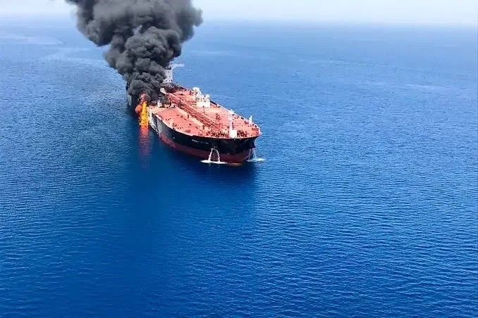 شکست محاصره دریایی آمریکا در خلیج عمان؛ ادامه گاز انرژی و سوخت جت ایران به بازارهای آسیایی