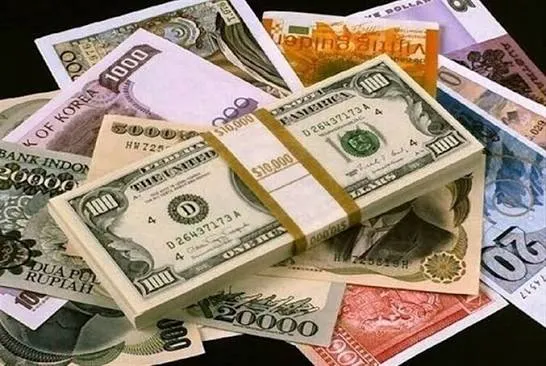 مدیریت انتظارات تورمی در فضای دیجیتال؛ چرا اعلام لحظه‌ای قیمت‌ها زیر ذره‌بین پلیس قرار گرفت؟
